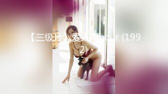 海角社区妈宝男模仿小本子强搞准备睡觉的妈妈 妈宝男错把亲妈的爱，误会成那种爱把老妈操喷母子亲情就此崩塌