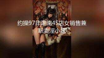 小胡渣男友和女友女上啪啪做爱后入一顿操，传教士草碧，被玩的脸颊泛红