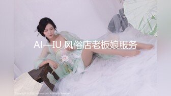 街上回头率高的熟女，这般风姿绰绰，阴毛是那么旺盛，自慰插得十分给力！