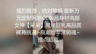 小两口的浪漫沙发性爱